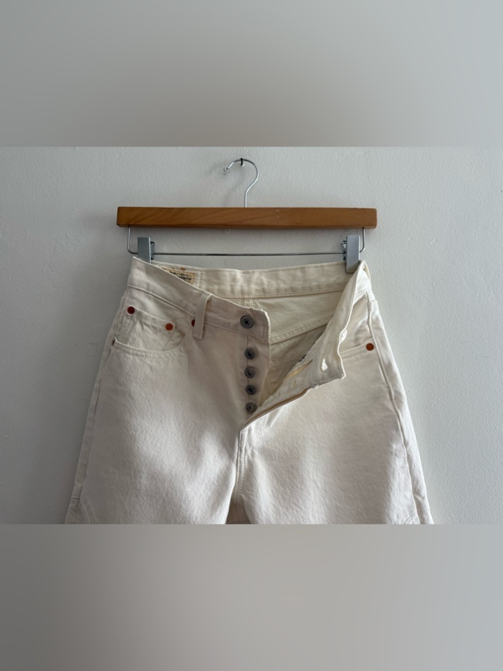 Levi’s 501 Off White Straight Leg, Raw Hem, Button Fly Jeans - Picture 16 of 16